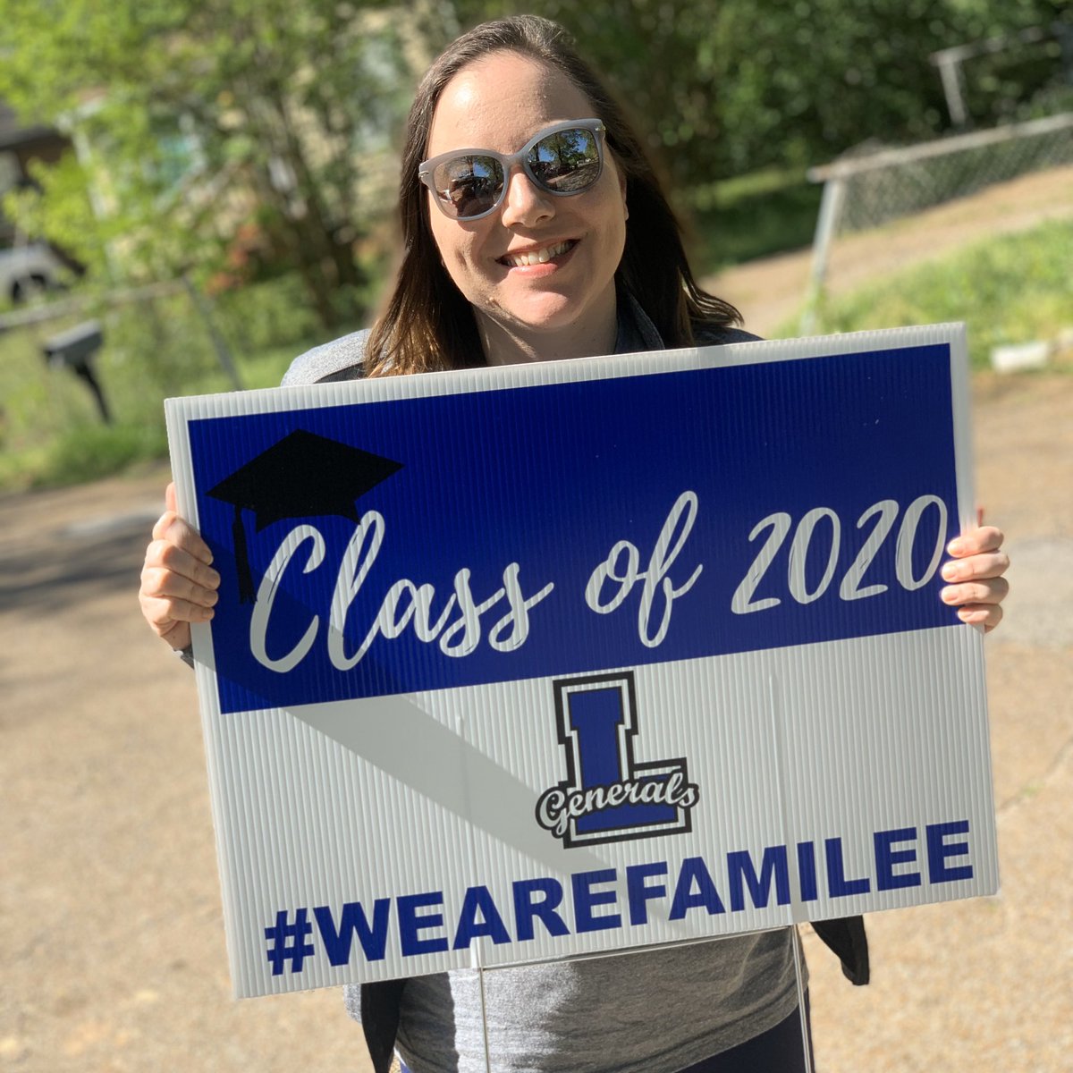 TheDLandy's tweet photo. Coming at ya Class of 2020 🥰 #famiLEE #classof2020 @HSVk12 @leehighhsv #HCStrong https://t.co/AySPYIsSDx