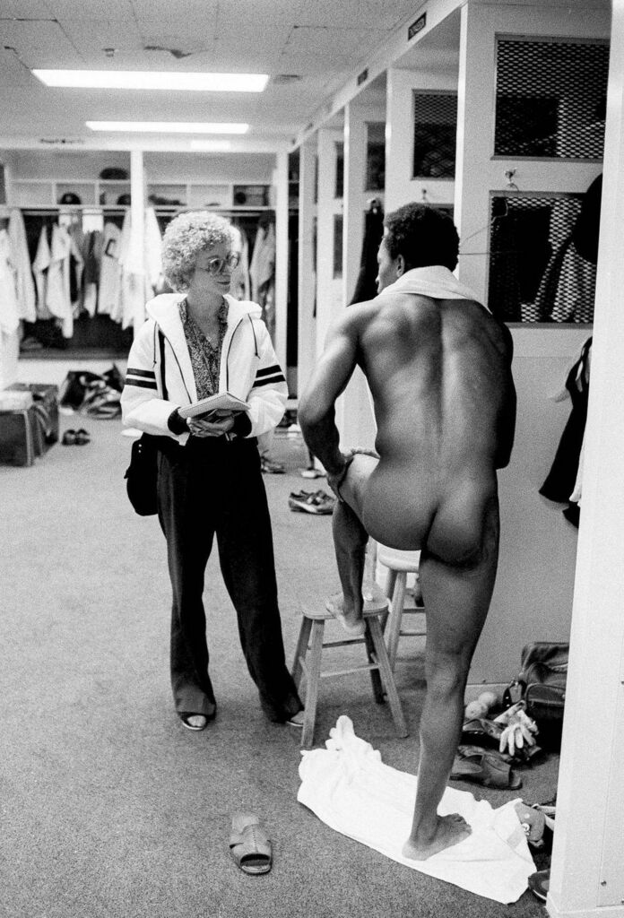 Histolines_'s tweet photo. Journalist Erika Weitzner interviewing New York Yankees infielder Willie Randolph, 1978 (nsfw) [811x695] via /r/HistoryPorn https://t.co/O2hVOa8P5p https://t.co/2M3lMvMxQT https://t.co/LsxOWuDvgA