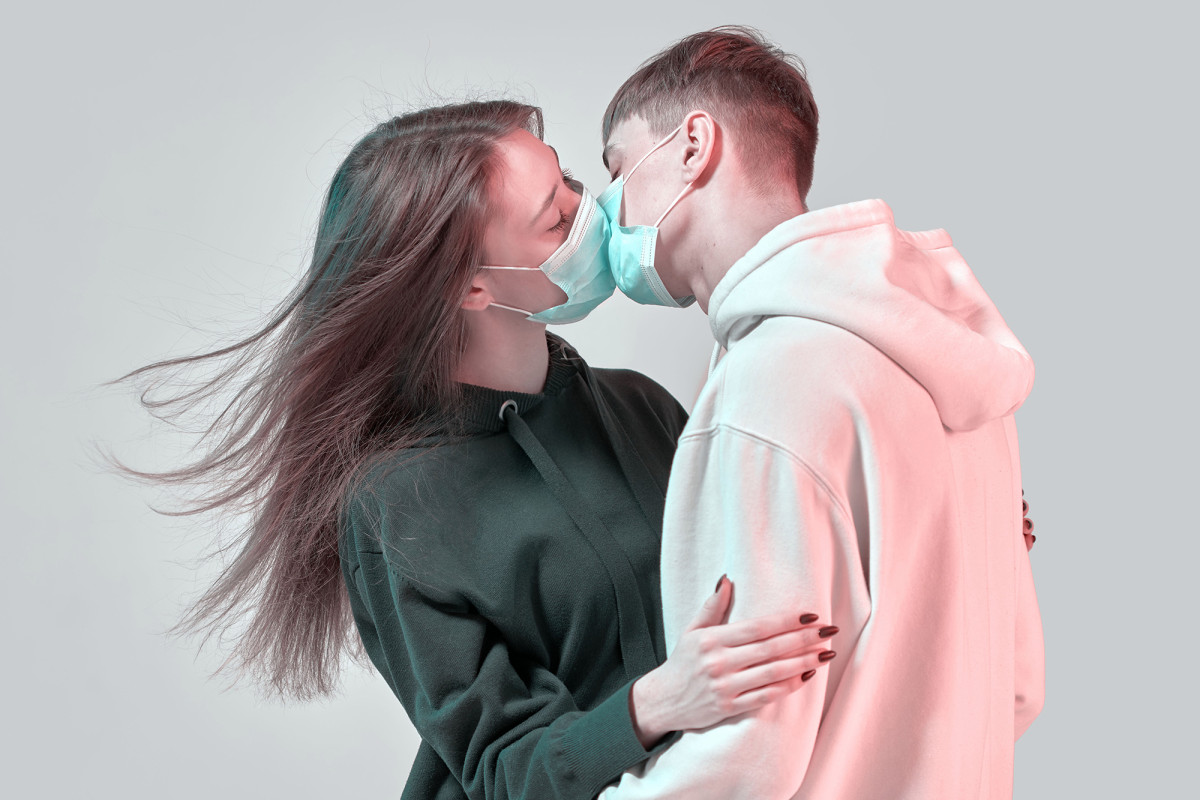 MuseumModernArt's tweet photo. Rene Magritte’s “The Lovers” has captured the public imagination in this #MuseumFromHome moment. The scene feels unsettlingly apropos, yet offers a hopeful reminder on #WorldArtDay that art can be found and made anywhere. Interpretations by @VoguePortugal @MollyOCath @nypost https://t.co/Fc2nkDwV8c