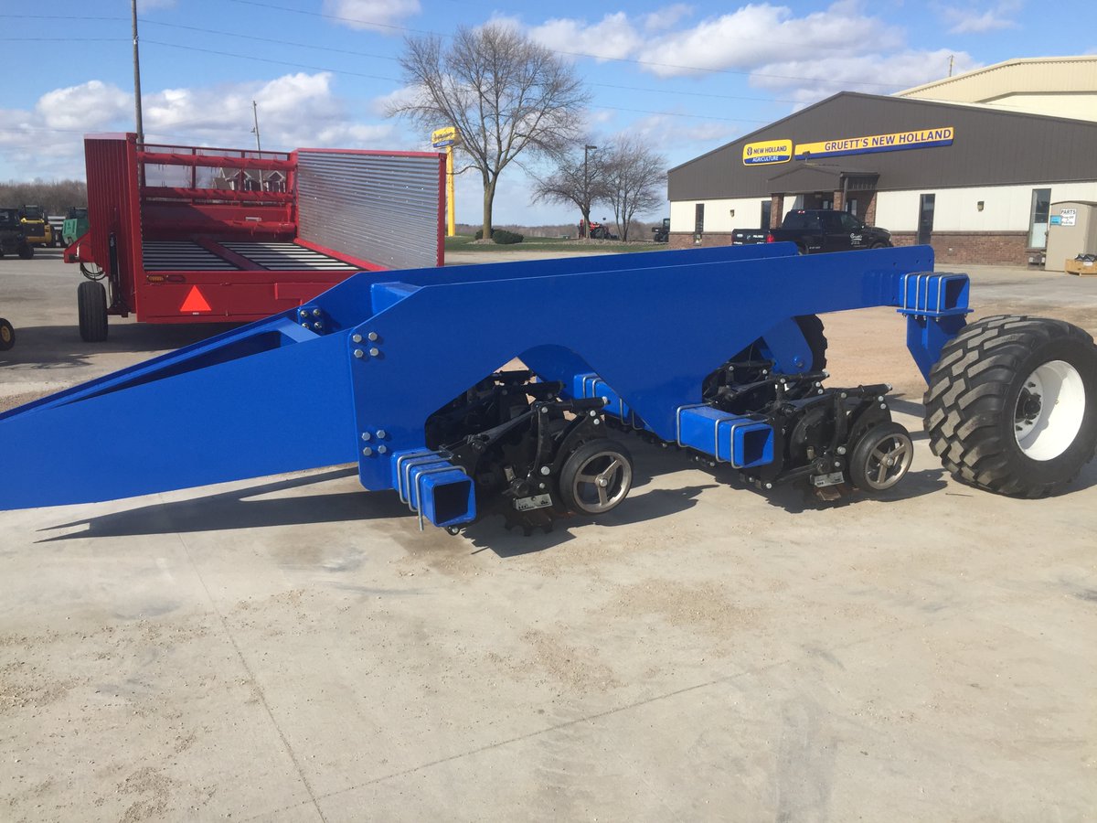 crossslotusa's tweet photo. A new 8' 4" unit with 10  Cross Slot openers on 10" spacing waiting for its APV seed and fertilizer units to be mounted this should happen over the next day or so. As soon as this happens it will be ready for delivery just in time for spring seeding (assuming it stays dry. https://t.co/7E6yI8xSWq