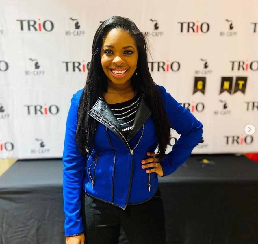 TRiOSSS_UAPB's tweet image. Check on the people in your life! #CheckOnYourStrongFriend

 💖 to @Jessicalundytv for reaching out &amp;amp; providing us with this video (youtube.com/watch?v=zqKLMt…)

#TRiOworks #TRiOstrong #MentalHealth

Fb: facebook.com/UAPBTRIO
Ig: instagram.com/triosss_uapb/
T:
