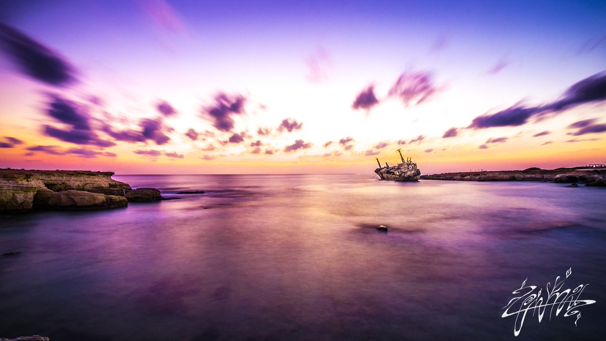 C0rina0's tweet photo. It's #PortfolioDay apparently so ... here'a romantic #cyprus #sunset #shipwreck and its smoke #MilkyWay 😊 
#urbex #edroIII https://t.co/G9WZ0BLiJc