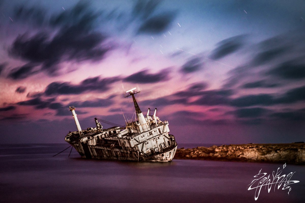 C0rina0's tweet photo. It's #PortfolioDay apparently so ... here'a romantic #cyprus #sunset #shipwreck and its smoke #MilkyWay 😊 
#urbex #edroIII https://t.co/G9WZ0BLiJc
