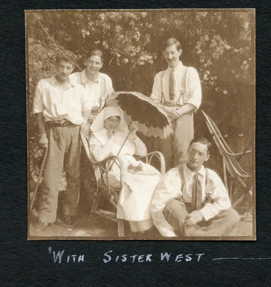 jake_a_loo's tweet image. I&apos;m paying tribute to frontline workers in the fight against COVID-19 by sharing photos of #FWW hospitals from my collection. This week: Red Gables Private Hospital in Bletchingley, Surrey. More photos here:  militaryandfamilyhistory.blog/2020/04/15/fro…