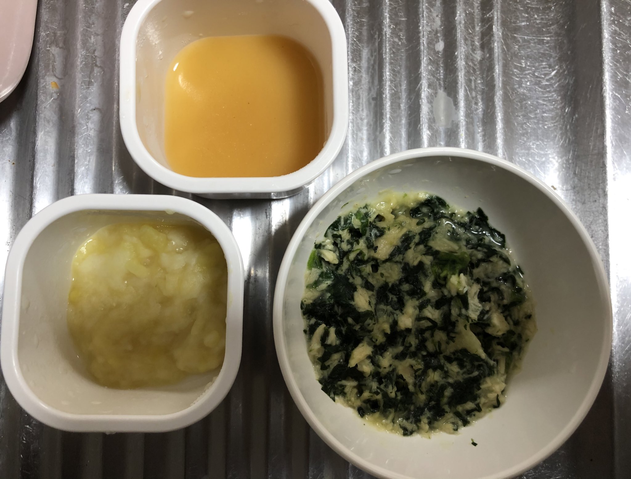 雪希 離乳食中期10日目 夜 さつまいもパンがゆ 30 ほうれん草とささみのホワイトソース 60 りんご白桃バナナ Bf15 ゆき離乳食メモ 雪希 離乳食中期10日目 夜 さつまいもパンがゆ 30 ほうれん草とささみのホワイトソース 60 りんご白桃バナナ Bf15 ゆき離乳食メモ