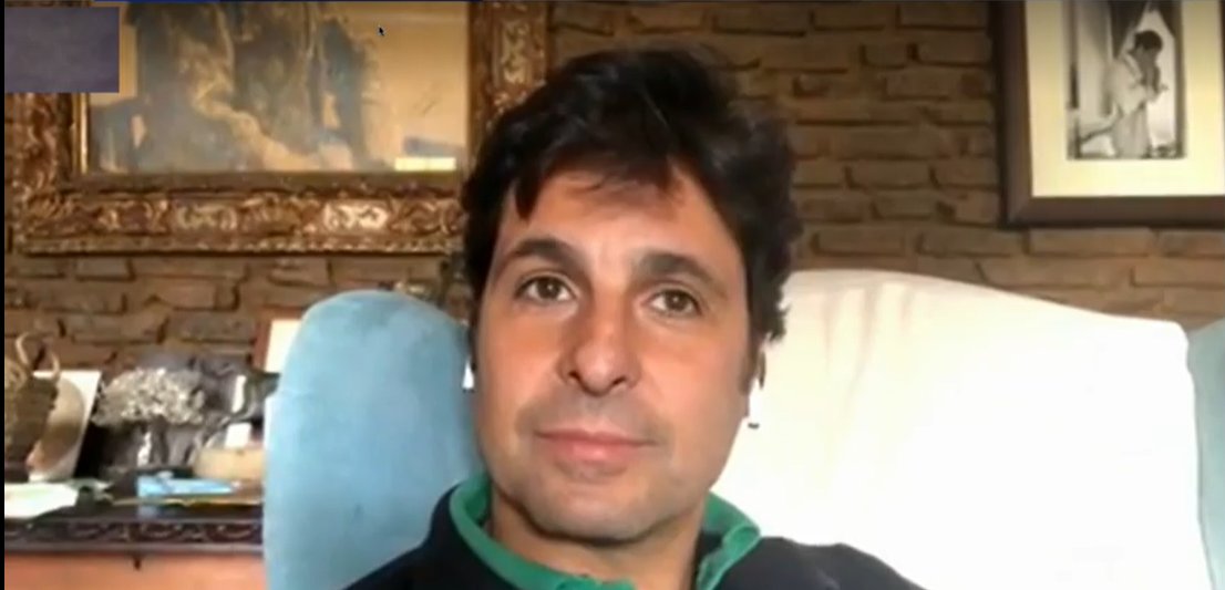EspejoPublico's tweet photo. 🔴DIRECTO| @Paquirri74 nos cuenta cómo está viviendo el confinamiento: "Estoy disfrutando mucho por tener a mis tres hijos conmigo"
#PrimerMESP
▶https://t.co/Ahwoln6S4m https://t.co/koylXWsdHj
