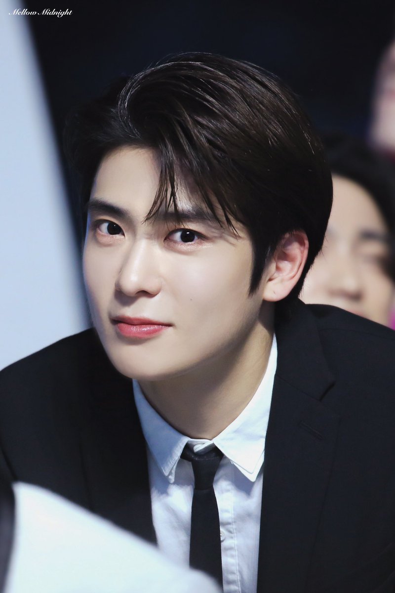 mellow_midnight's tweet photo. 191116 Vlive awards
#재현 #JAEHYUN #NCT127 https://t.co/GXja9g1VbO