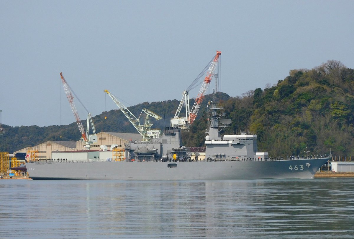 ナカムラ En Twitter 生まれ故郷 建造時は日立造船舞鶴工場 を背に出港する掃海母艦 うらが 掃海母艦うらが 舞鶴はいいぞ