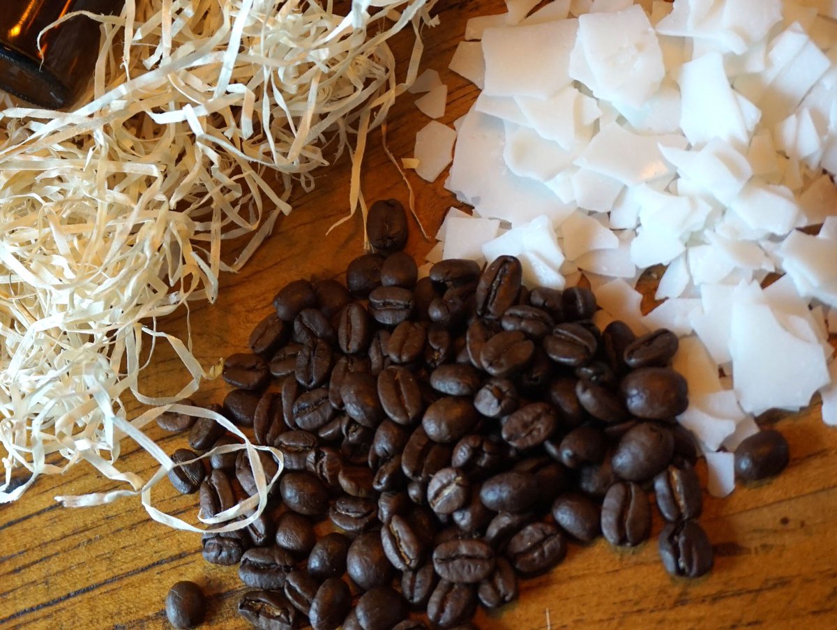 halfcutcandles's tweet photo. The scent of #Coffee is filling the #workshop #home everywhere you can think of. It’s #Gorgeous 
#Candles #candle #COSMETICS #coffeetime #love #photo #PHOTOS #photographer #scent #handmade #handpoured #skincare #beauty #backtowork #workingfromhome #work https://t.co/NbLmXZRpHK