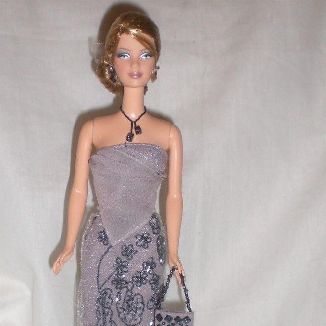 Vergadering cursief Aantrekkingskracht توییتر \ European Fashion Heritage Association در توییتر: «#paperwednesday  or better, #plasticwednesday (and fantastic, too!) The iconic Barbie doll  dressed by Giorgio Armani in an elegant Mauve dress. Surely, a collector  item!