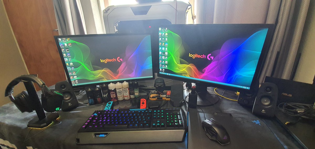 KyleSyko's tweet image. Staying at home during this Corona Outbreak.

#PlayAtHomeZA
@TechGirlZA
@LogitechG