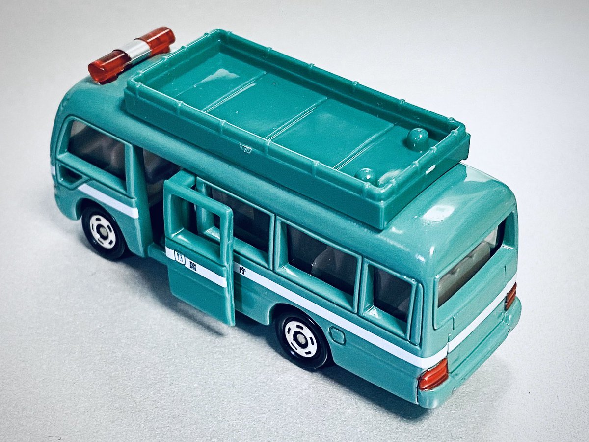 フォンティエ 機動救助車 警視庁機動隊の機動救助隊が使用する車両 大規模災害や事故の際に出動する トミカは11年の新車で トヨタ コースター幼稚園バスのキャストを流用したバリエーション だいぶイメージが変わりましたね スライドドアの