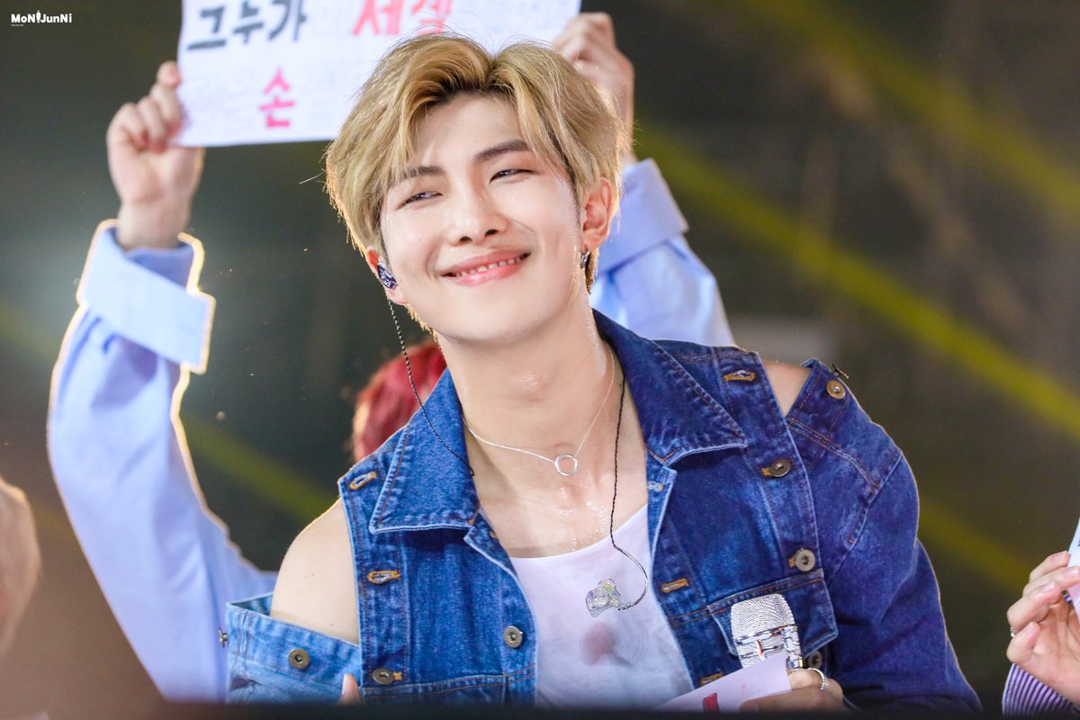 MoNiJunNi's tweet photo. 180707  ☀️🌈

웃으면 나를 행복하게 만드는 남준

#방탄소년단 #BTS #김남준 #RM #NAMJOON @BTS_twt https://t.co/SJcLicrS9A