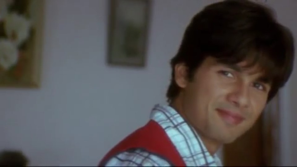  #Vivah The last silver jubilee movie of Bollywood. A complete family movie, Shahid Kapoor's Prem is every girl's dream husband & you just can't ignore his adorableness This is how innocent and real love looks like. Prem and poonam will always be remembered  its songs were
