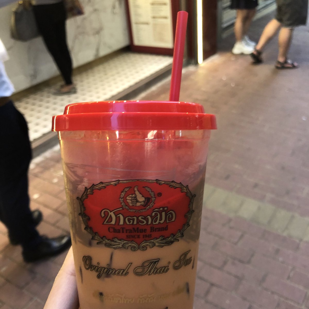 evenmottob's tweet image. I finally tried the Thai tea today. 🤪
It tastes good🤤

 #ชานมข้นกว่าเลือด #MilkTeaAlliance