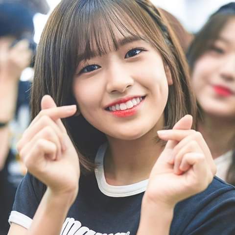 ❃ ahn yujin dimples ✮— a (very very smiley) thread ; ♡