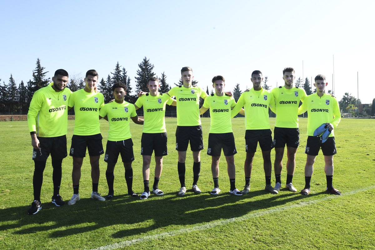 Vitesse Voetbal Academie opnieuw internationaal gecertificeerd 👏

💬 "Dat we de internationale status al zes jaar op rij weten te behalen, is iets om trots op te zijn.”

bit.ly/2wKF9LE

#Vitesse