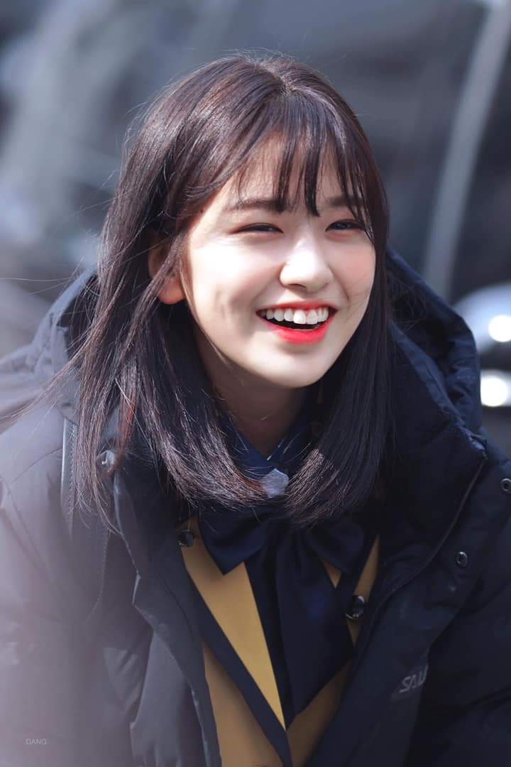 ❃ ahn yujin dimples ✮— a (very very smiley) thread ; ♡