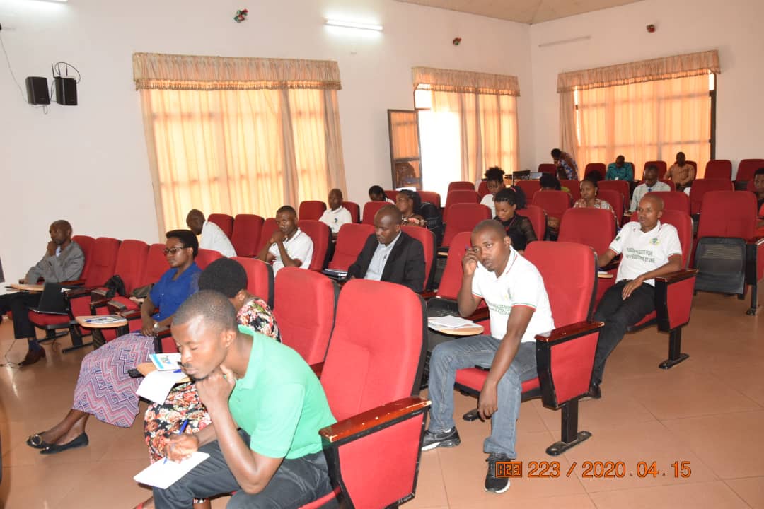 #Burundi <a href="/ajapafricaine1/">AJAPAFRICAINE</a> organise à <a href="/Gitega/">Province Gitega</a> un atelier de formation sur le thème : "le comportement des jeunes au regard du respect des droits de l'homme avant, pendant &amp; après les élections de 2020" à l'endroit d jeunes affiliés aux #nts partis politiques et à la société civile