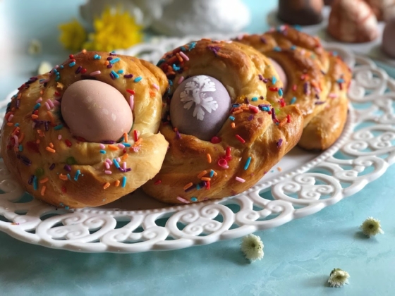 redkathy's tweet image. European Easter Bread Recipe #EasterMenu #breadmaking trbr.io/JFhOBhM via @ABRecipes