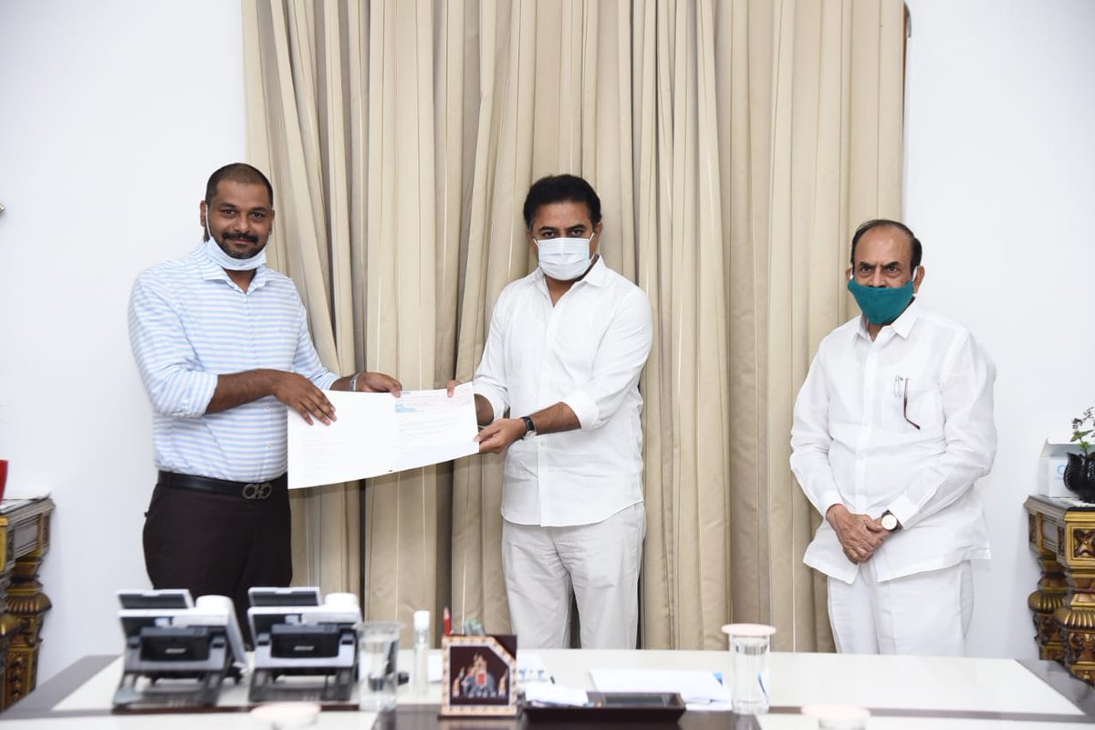 Thanks to Malabar Group for donating Rs One Crore to the Telangana CM Relief Fund. I am also told that they are  distributing essential grocery kits to needy people in the neighbourhood of their stores. These gestures will help strengthen our fight against #COVID19