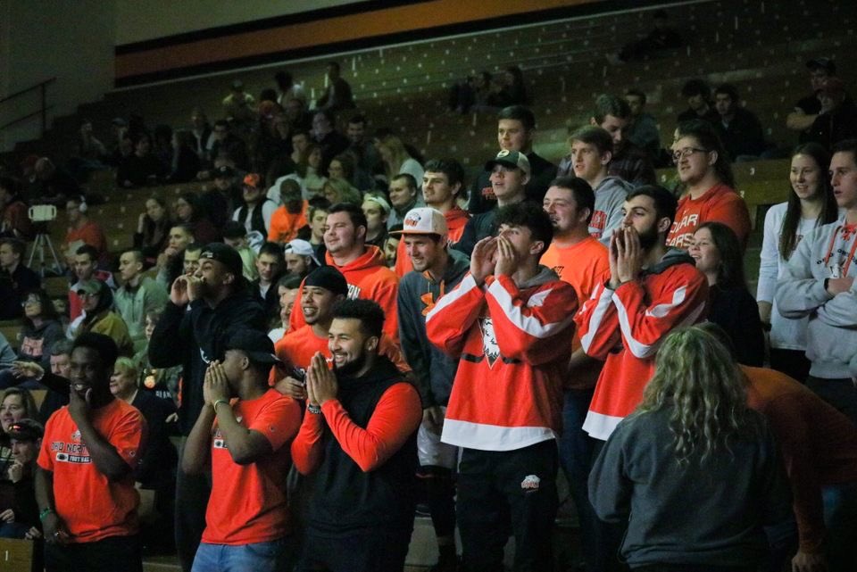 johnlombardo0's tweet photo. #InvolvedAtONU I was able to start a club, @TheArctic_ONU , in order to bring together athletes and non athletes to support our athletics and show off our school spirit. I’d say we had some pretty successful and fun events this past winter... #3-0 #WhyD3 #WhyONU https://t.co/rTQpvHrhqU
