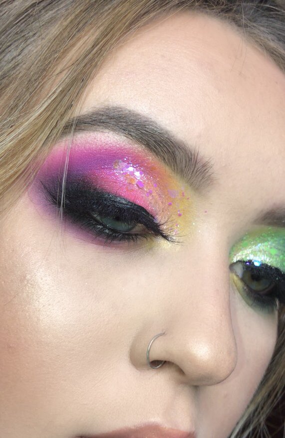 Sophh_0's tweet photo. @beautybay A range of some looks over the past couple months!! 🤗💓
#BEAUTYBAYPRSearch #GenerationBEAUTYBAY
https://t.co/DOVmq9COgs https://t.co/UpkI08SUDW
