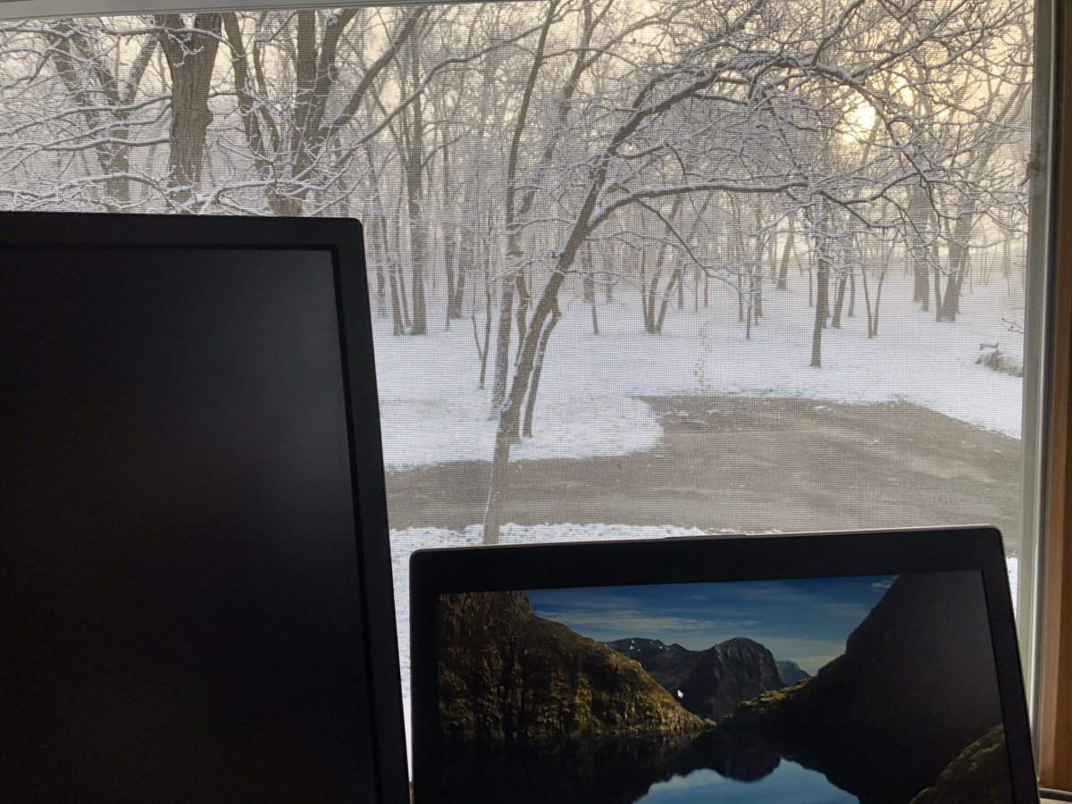 brenclifton's tweet photo. “Snow” isn’t exactly the office view I was seeking! 🤨 https://t.co/7vi4I89fnL