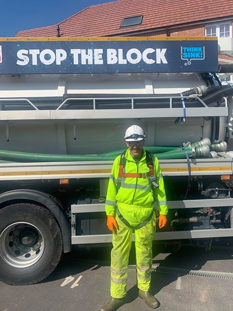 SouthWestWater's tweet photo. π’ Coronavirus update β stop the block
Thanks to our #KeyWorkers Mark, Gary and Barry. Today they've been #stoppingtheblock. Their essential work helps to keep your wastewater flowing in the right direction, stopping blockages and protecting our environment.
#TeamSouthWestWater https://t.co/xpGvyuj4aU