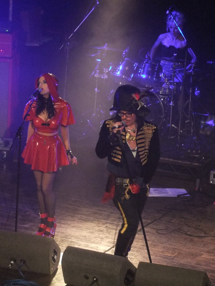 Georgina Baillie on tour with Adam Ant, 2012.

Wearing latex by Cathouse Clothing <a href="/cathouseclothes/">Cathouse Clothing</a> #latexclothing #alternativefashion #AdamAnt