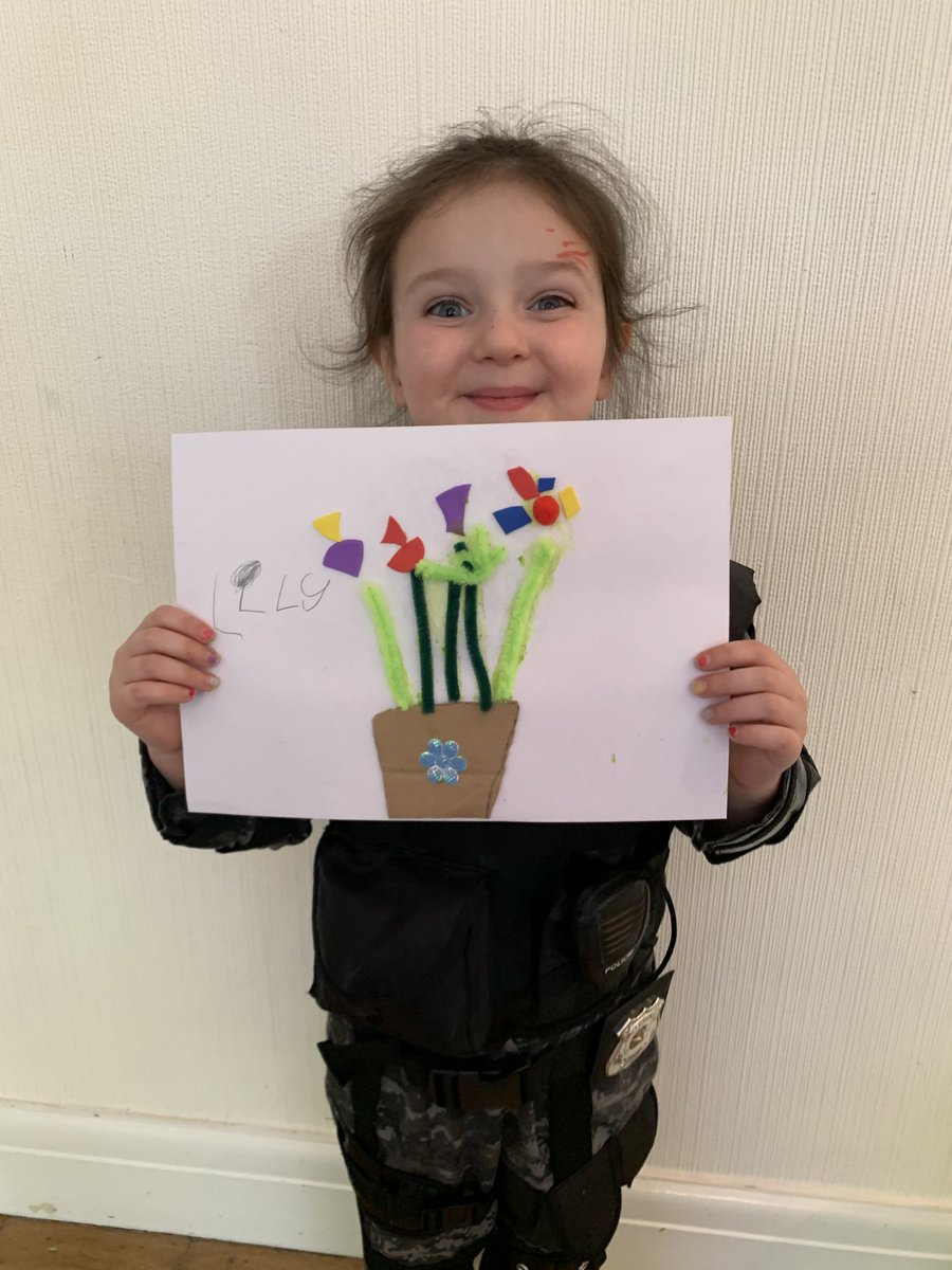 sian conners (@sianconners) on Twitter photo <a href="/llandaffcity/">Llandaff City (inactive account)</a> Oops our printer broke, Lily has made her own flower picture instead, Mrs Todd! And decorated herself too! <a href="/llandaffcity/">Llandaff City (inactive account)</a> Oops our printer broke, Lily has made her own flower picture instead, Mrs Todd! And decorated herself too!