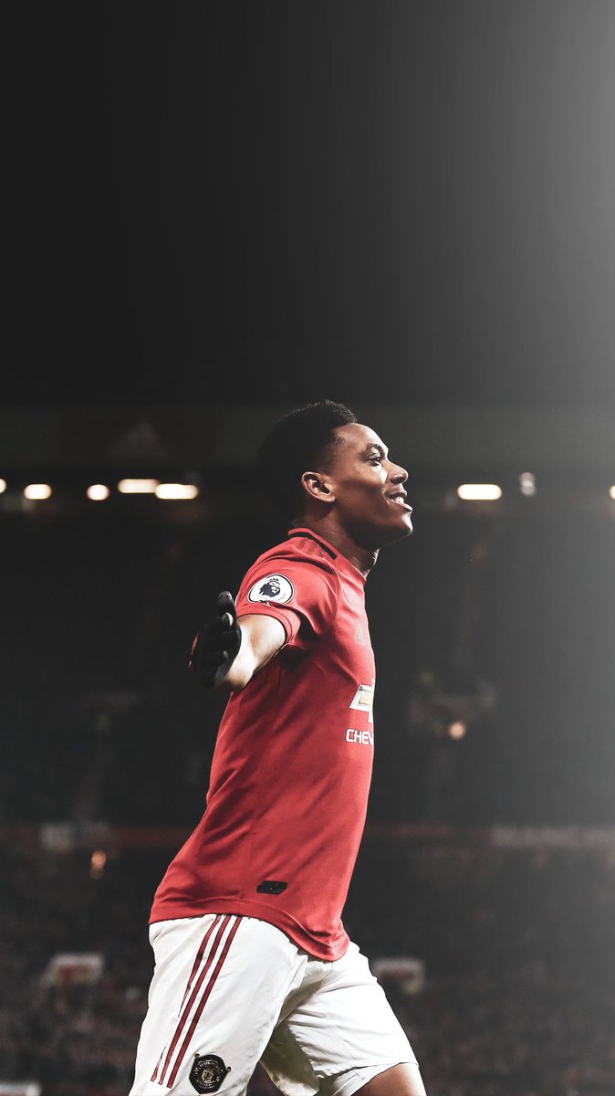 Now to attacking play. Martial has more goals with 11 to Firminos 8. Firmino has taken a lot more shots with 87 to Martials 60. Martial has better accuracy with 68.18%. Martial also has a better minute to goal ratio with a goal every 171 mins to Firmino's 303 mins.