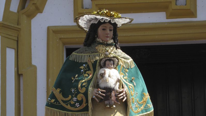 Archisevilla1's tweet photo. Se aplaza la coronación canónica de la Virgen de Escardiel en #Castilblanco como consecuencia del #EstadoDeAlarma ▶️ https://t.co/YjAXMfNXiR #PascuaEnCasa #ArchisevillaenCasa #hermandades https://t.co/hYLC3tXGpc