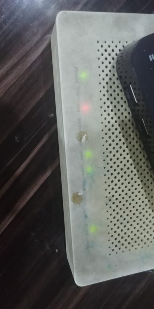 Jamalhima's tweet photo. @TelkomCare selama WFH sering banget internetnya putus dan blinking merah seperti ini "LOS" https://t.co/exBczvDKoU