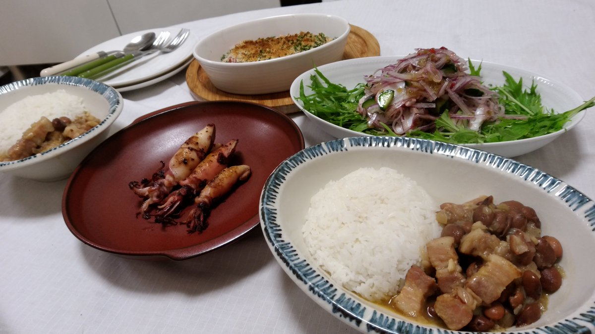 Tat このレシピのフェイジョン美味い シンプルな調味料で全く期待してなかったけど手作りパンチェッタからいい出汁出てるのか塩足してないのに味濃いくてご飯に合うわ まあ今回は タイ米のジャスミンライスやしブラジルが何米か知らんけど