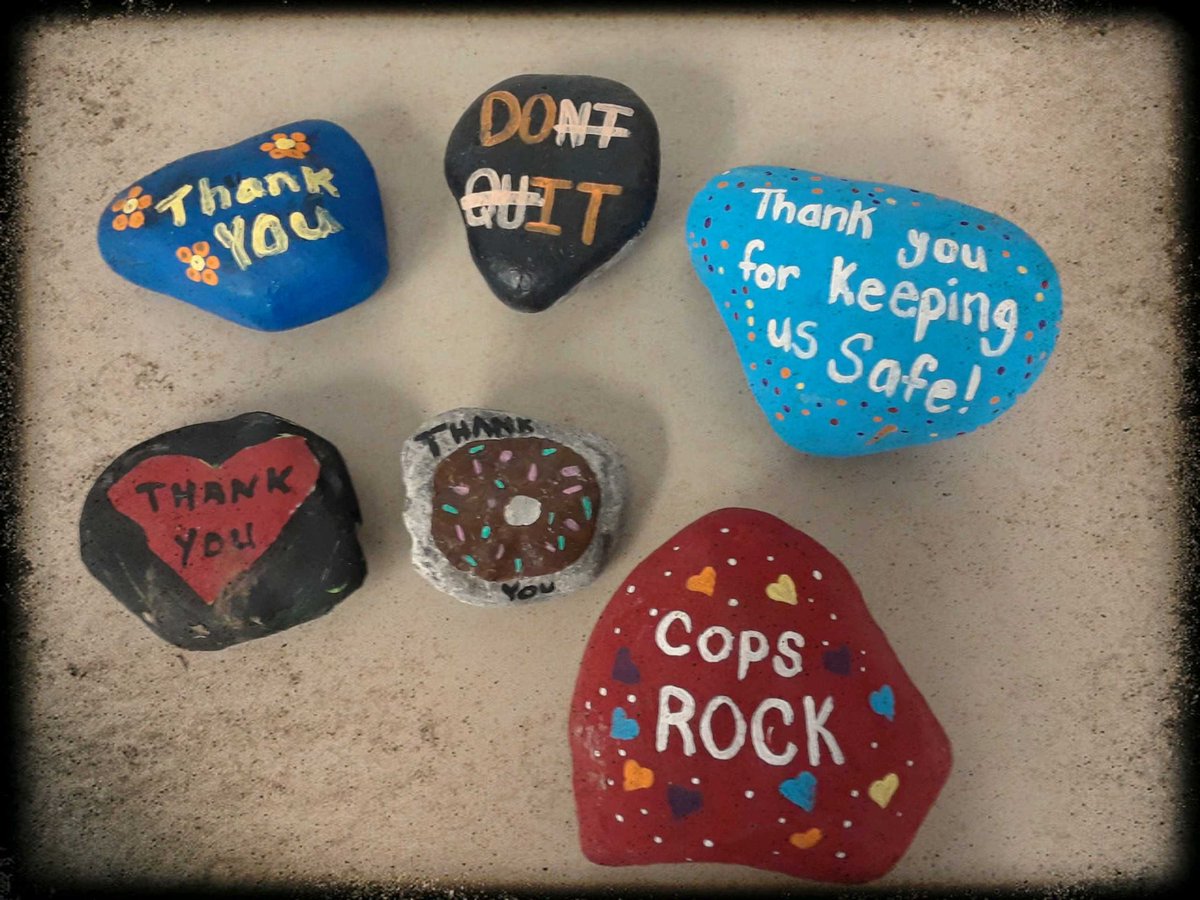 Thank you to the communities we serve for your continuous support. Officers found these at the #NthldOPP Detachment in #Campbellford over the weekend. They made us all smile and it is very much appreciated.  #WeAreInThisTogether #AlwaysBeKind  ^kj