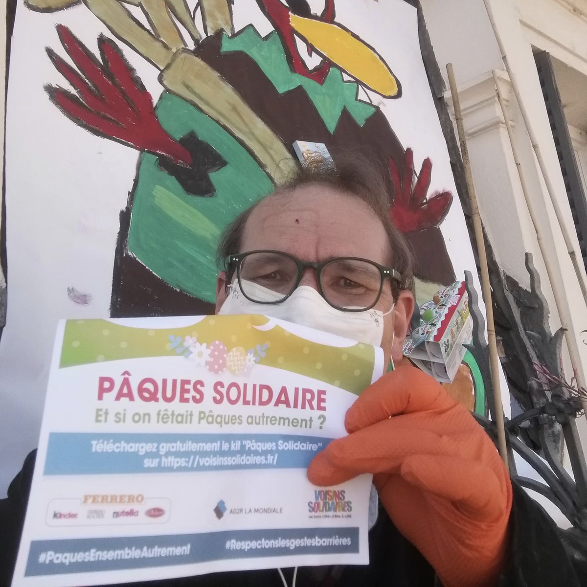 FerreroFr's tweet photo. Vous avez répondu présents pour célébrer #PaquesEnsembleAutrement ce week-end !
Et si on prolongeait ces instants de partage et de solidarité, tout en respectant les gestes barrières ? 
#PaquesEnsembleAutrement, c'est aussi Pâques un peu plus longtemps😉
📥https://t.co/gXLcrZdY0k https://t.co/z4XcJSwwD1