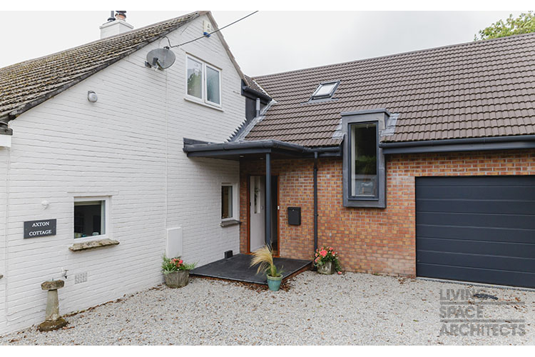 LIVING SPACE tweet media