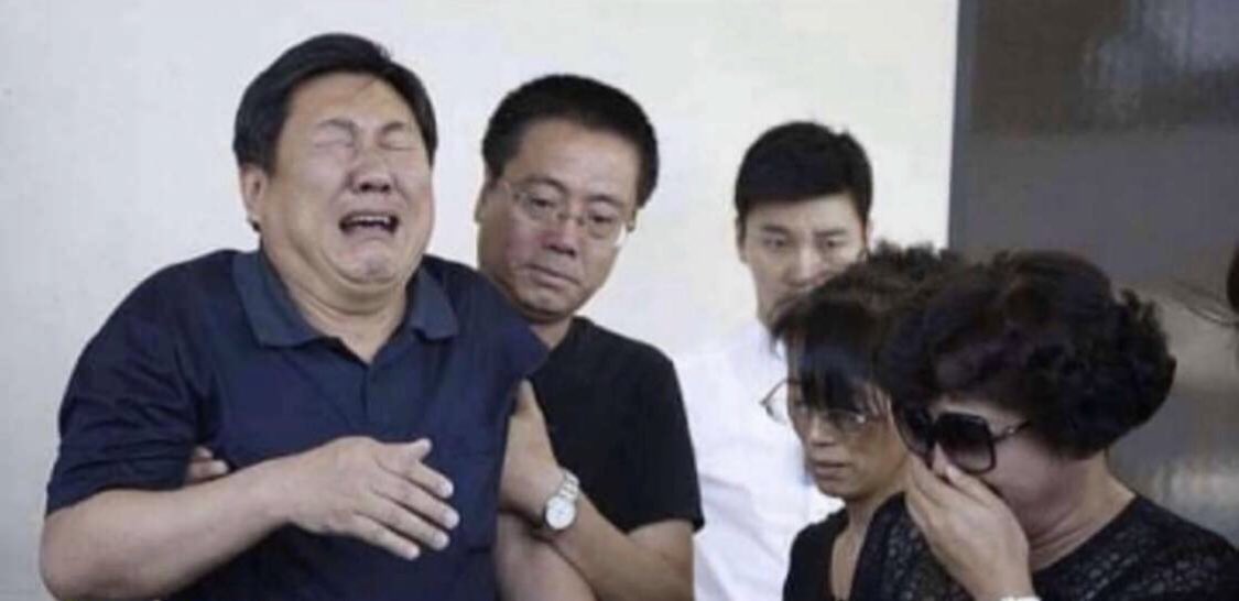 شافوا ولدهم ياكل سلطه بس