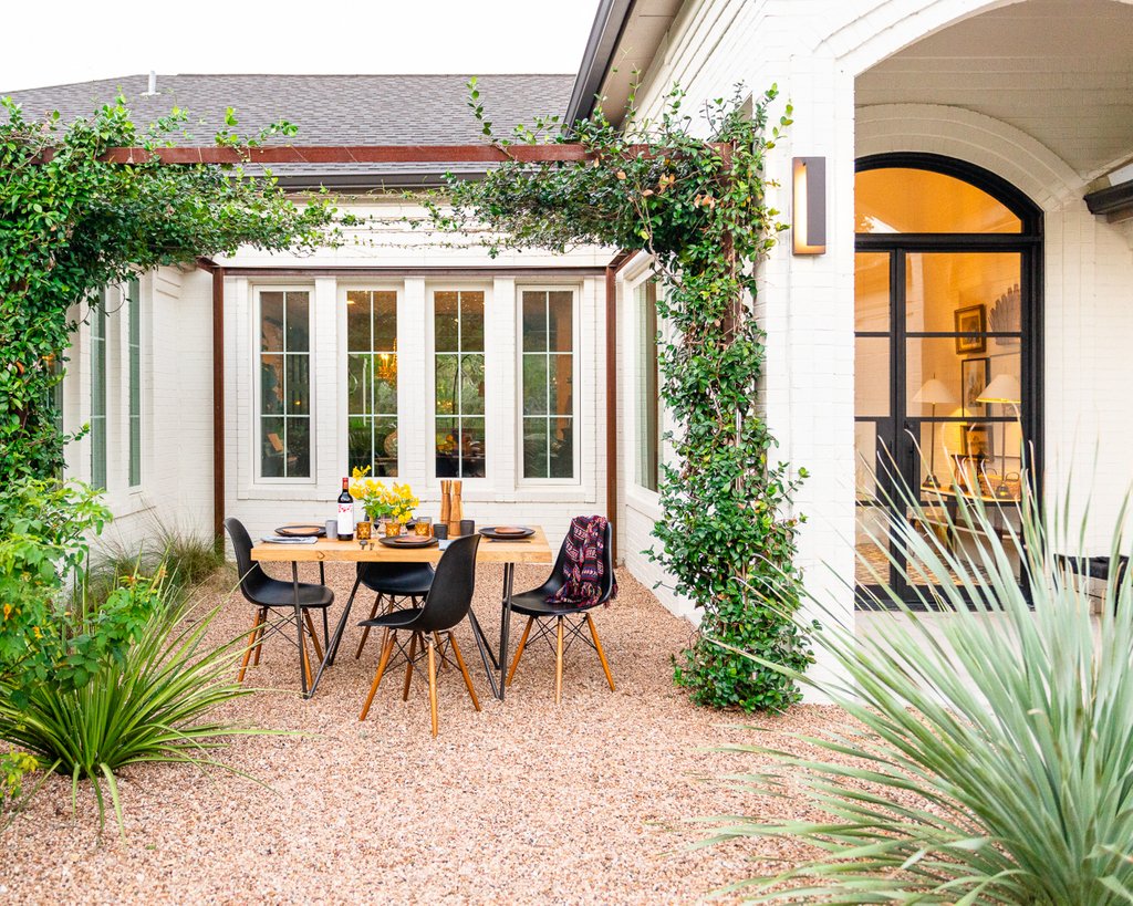 Outdoor Dining Inspiration from a series of photos I did of an Eden Garden Design Project @eden_garden_design