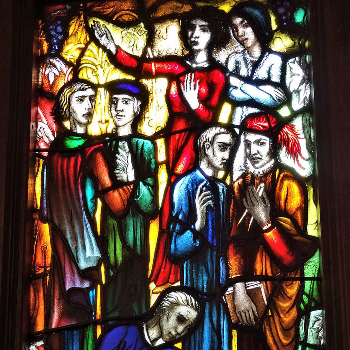 univgroningen's tweet photo. 75 yrs ago Groningen was in the middle of the battle before liberation on 16 April. A month earlier UG student and member of the resistance Anda Kerkhoven was executed by the nazi's. Here she is in a window in the #Academybuilding wearing a white dress. #worldwar2 #75jaarvrijheid https://t.co/8C09n0zfHQ