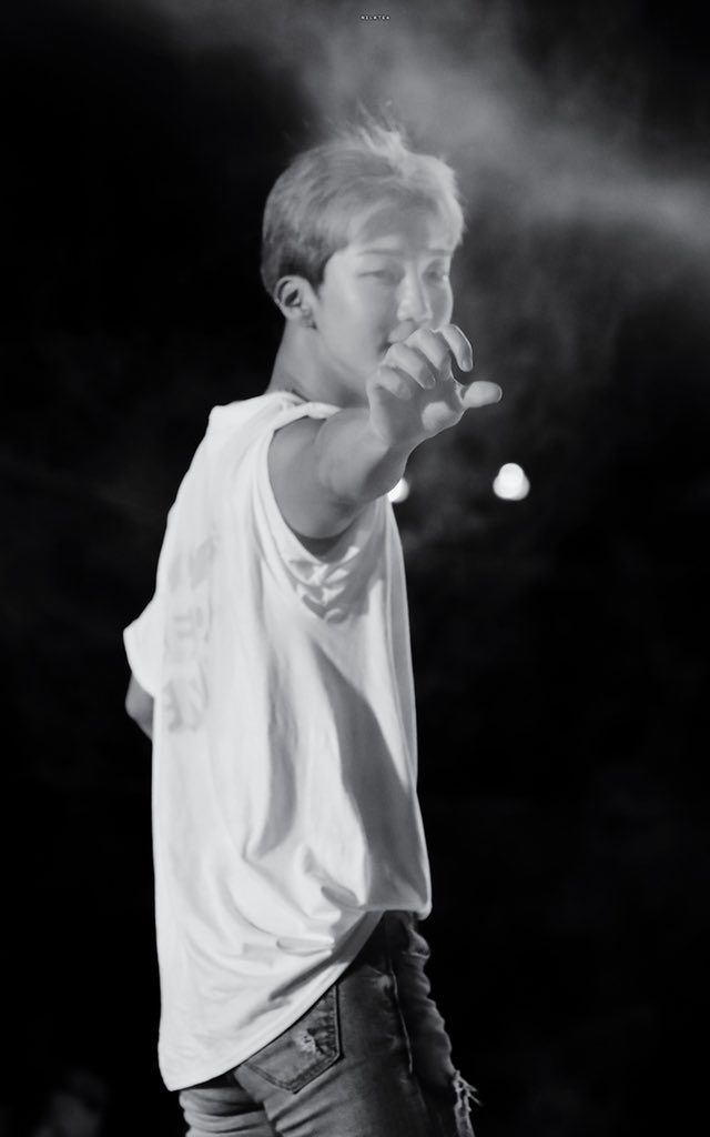 milkteahoony's tweet photo. 웃으면서 기다릴게 ♡

  #절대_이승훈_기다려
  #위너 #WINNER
 #이승훈 #HOONY https://t.co/XpVBWYgs6q