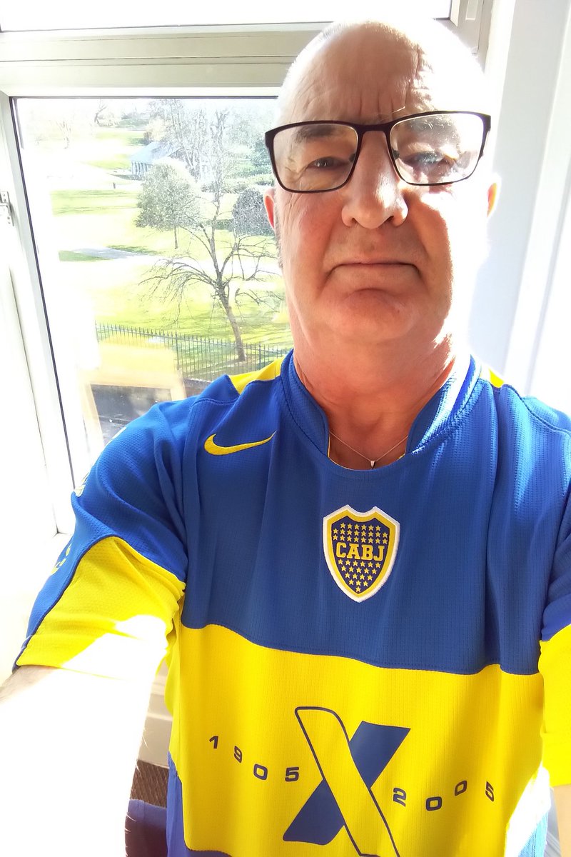 Today's furlough football shirt, inspired by  @shamrocknroll67 and his refurbished trainers yesterday, is the  @BocaJrsOficial centenary strip from 2005