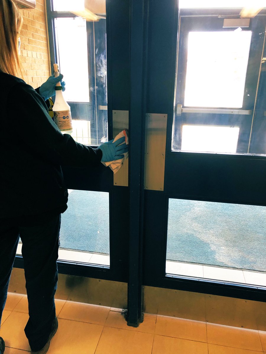 CUPE2544's tweet photo. We got to wipe it, wipe it good!! #COVIDー19 @PeelSchools @osbcucscso https://t.co/LglwbTDpUc