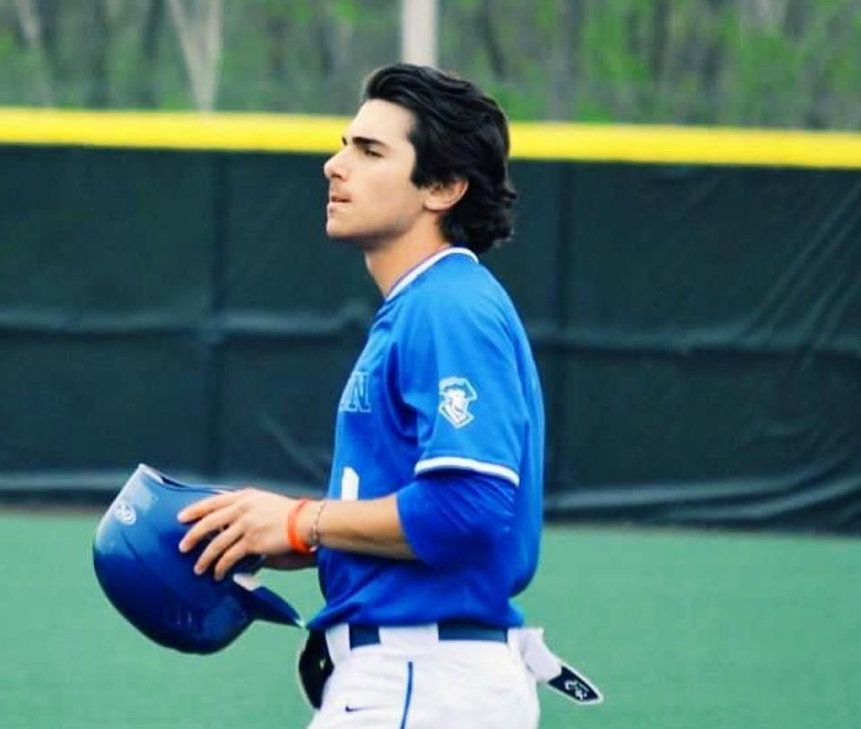HamiltonCollege's tweet photo. Nate Goodman '20, a right-fielder for @HamCollBaseball, is featured in @forbes article about challenges facing college seniors everywhere. Nate will be working at Landmark Management in NYC after graduating.  https://t.co/r4T3LBQsRG via @esakismith https://t.co/2irUhtCqdx