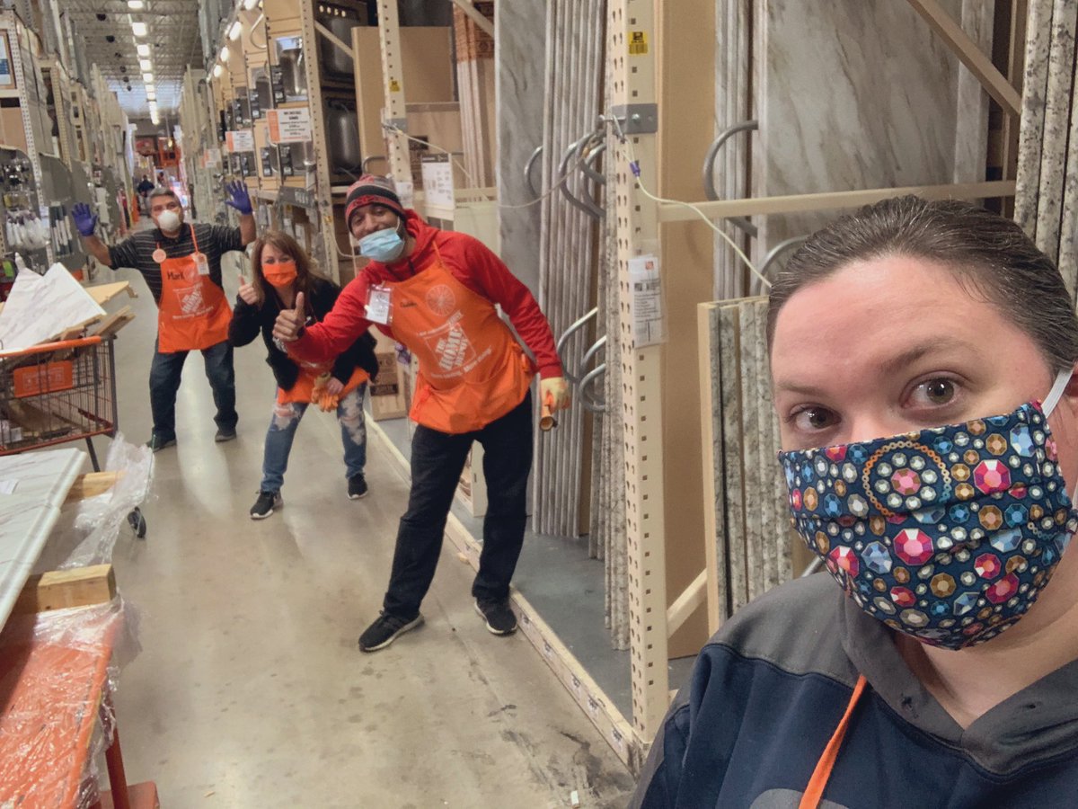 JanaRaeMcB's tweet photo. Got that PPE on and attitudes right!! Yes, Quinton didn't have his mask on right- but we corrected that- THANKFUL for my team! #swbest #SpecialtySelling #UniversalSelling https://t.co/eKJodp6Nnd