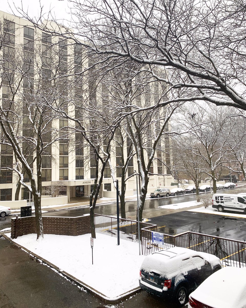 ProfyListAI's tweet photo. ❄️ snow in Chicago #springiscoming #staysafe #waitingsummer #stayhome https://t.co/8wqKlzE4bk