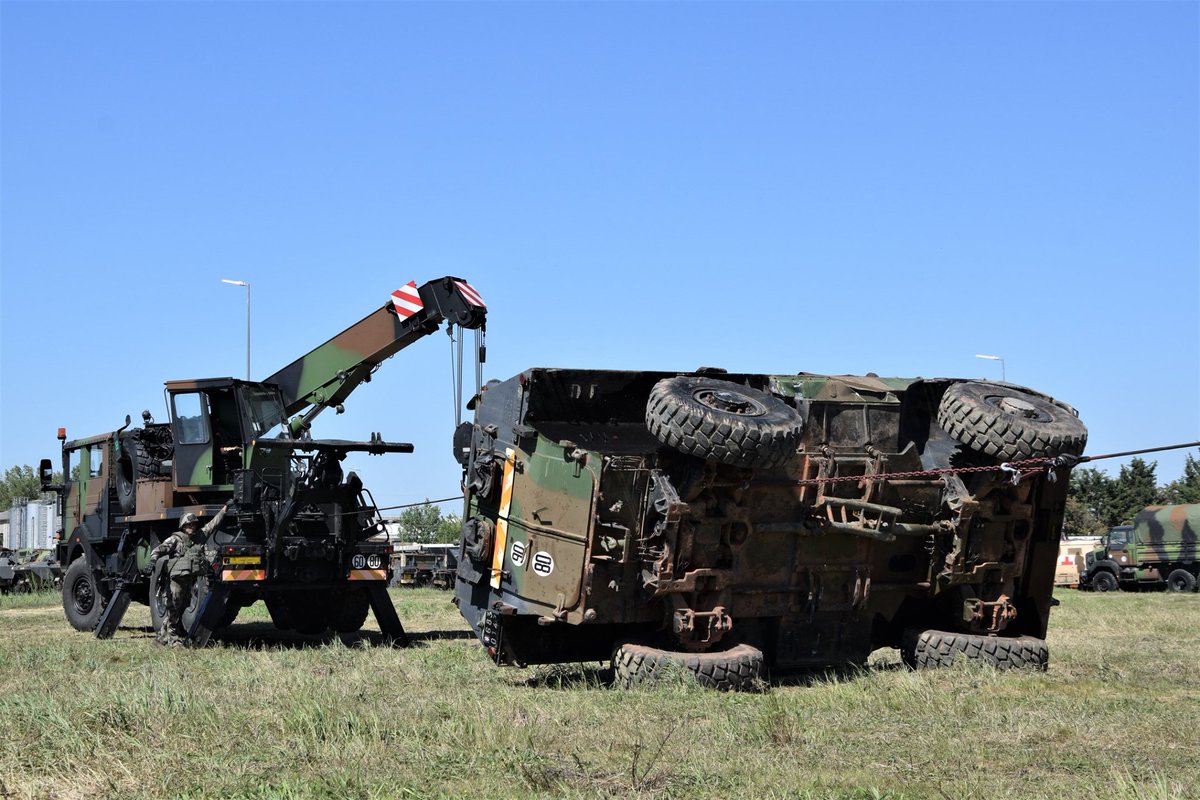 armeedeTerre's tweet image. La #PrépaOPS continue au #3RMat pendant la crise du #COVID19 🦠. Les maintenanciers doivent se tenir prêts pour l'opération #Barkhane, afin d'y assurer des missions de soutien/maintenance.