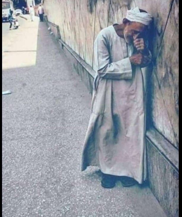 اذا اتعبك الجلوس بالمنزل فتذكر من تعبت اقدامهم مشردين يبحثون عن منزل يؤيهم، اللهم لك الحمد حمداً كثيراً طيباً مباركاً فيه.❤️