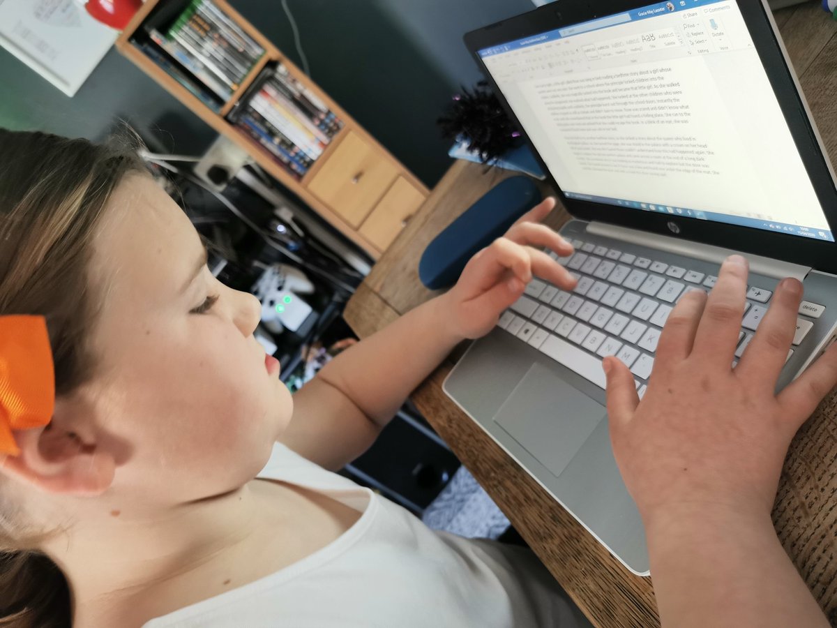 PuncLasseterZoe's tweet photo. Proud of my daughter still focussing on school work despite all the changes going on around her. She is currently creating her own bedtime story for @liskeardhfpri young writers competition 💓 excited to see the final product 📖 https://t.co/UOy5namDeW